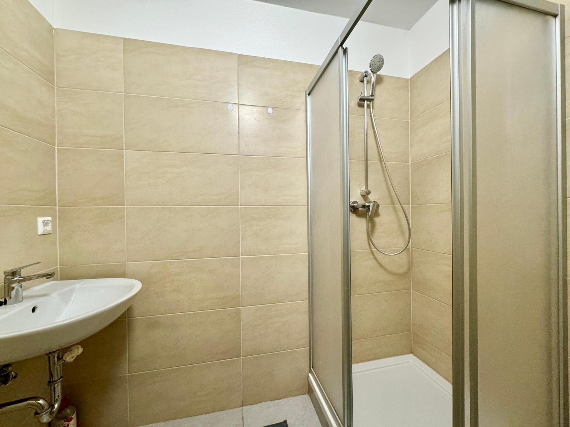 Stylish Schonbrunn Apartments - Free Underground Parking Vienna Luaran gambar