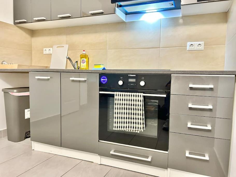 Stylish Schonbrunn Apartments - Free Underground Parking Vienna Luaran gambar